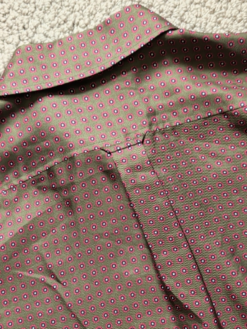 Banana Republic Olive Green Button-Down Shirt with Pink Dot Medallion Print M - Picture 9 of 14